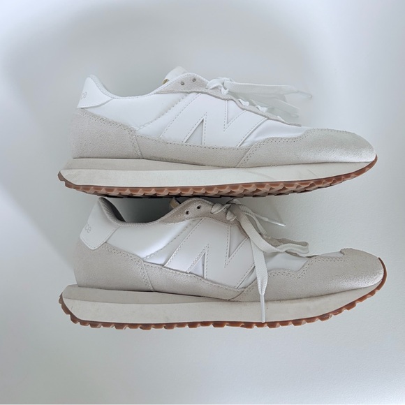 New Balance Women's Sneakers - Picture 4 of 6